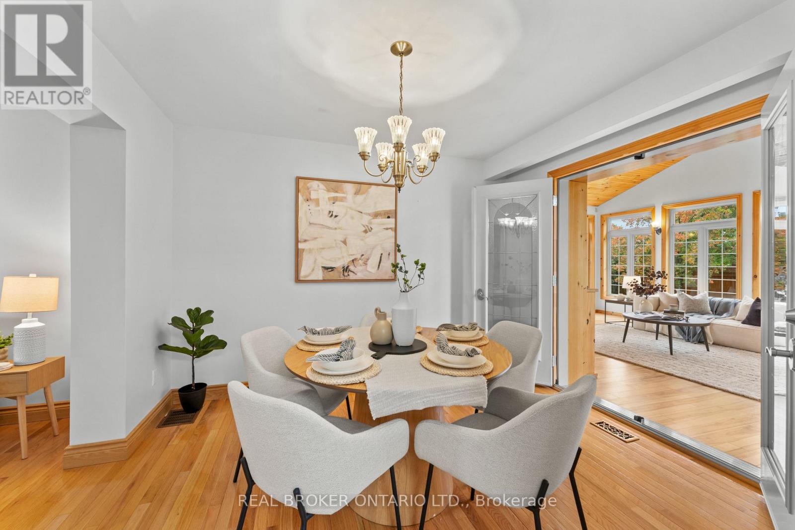 804 PINEWOOD DRIVE - 25
