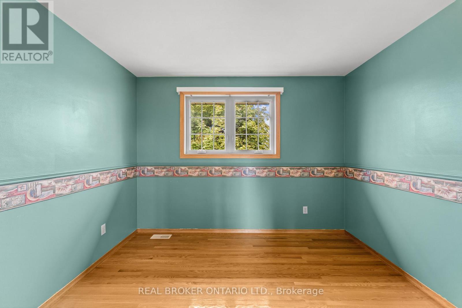 804 PINEWOOD DRIVE - Image 37