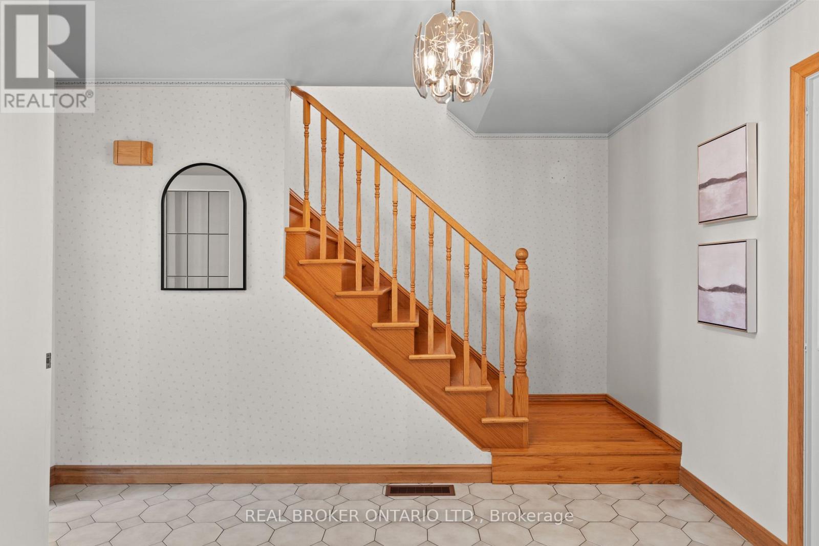 804 PINEWOOD DRIVE - Image 7