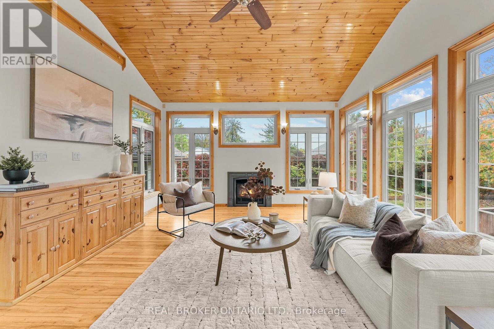 804 PINEWOOD DRIVE - Image 9