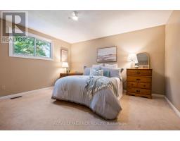 137 White Pine Crescent, Waterloo, ON N2V1B3 Photo 13