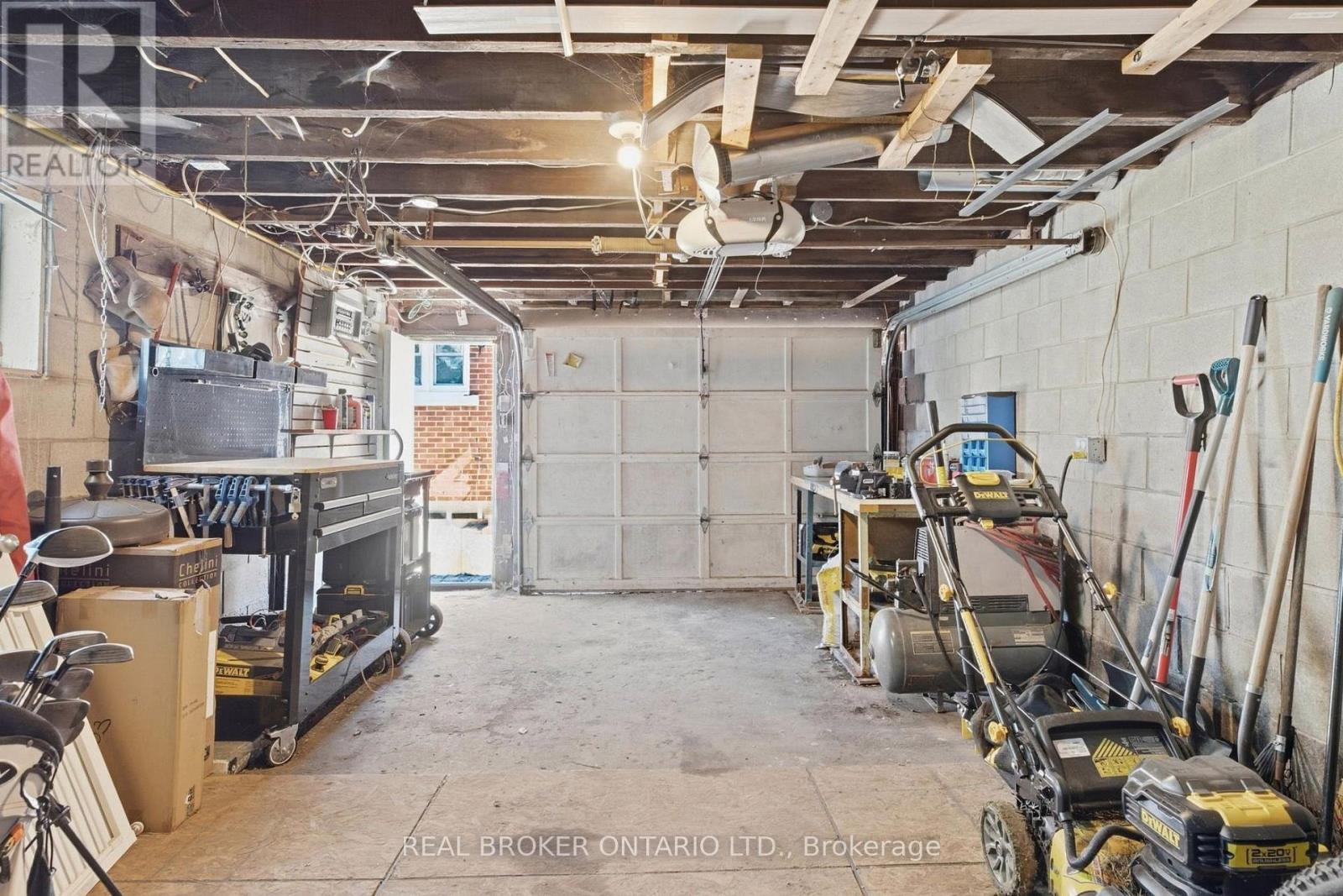 363 Lawrence Avenue, Kitchener, ON photo 32