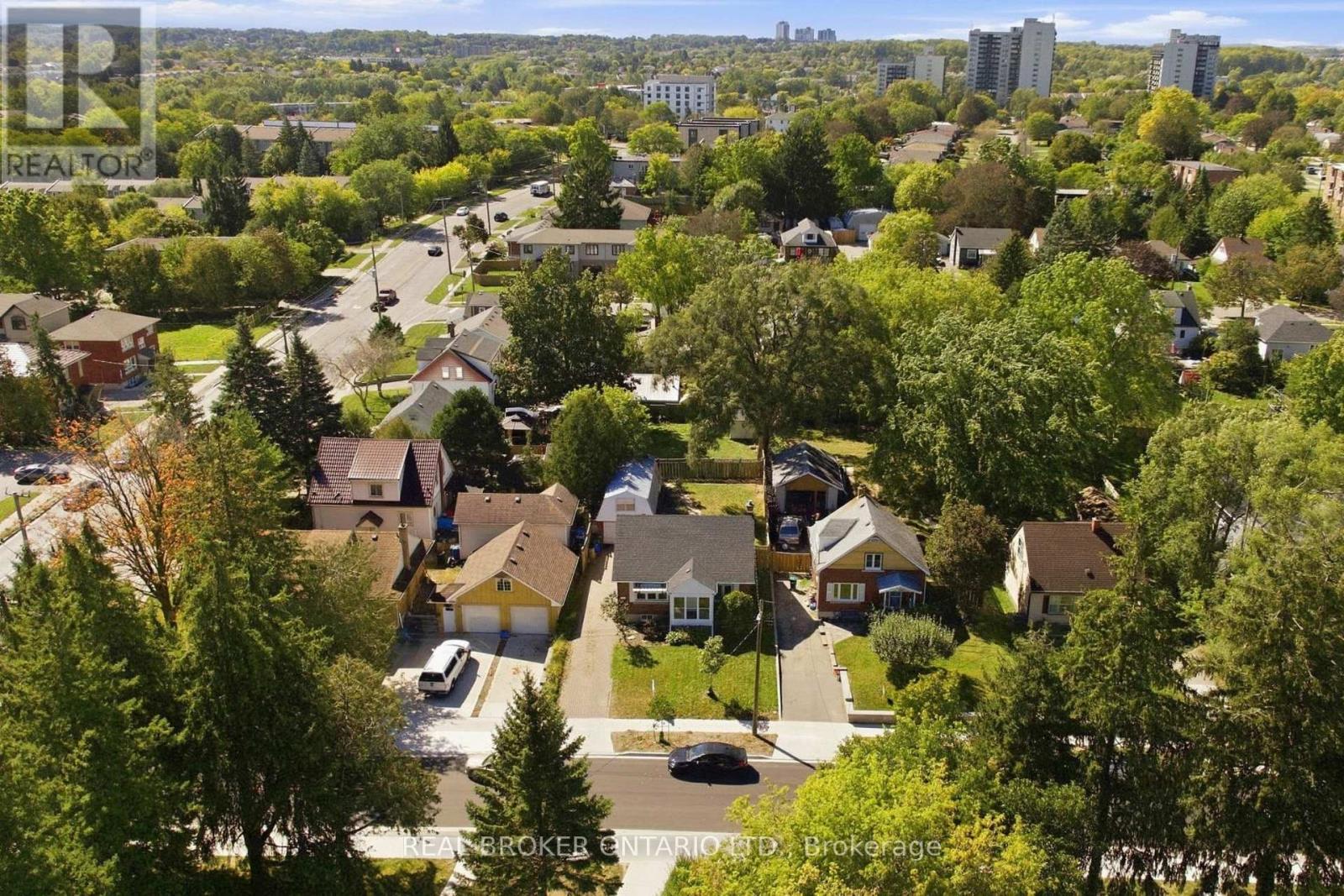 363 LAWRENCE AVENUE - 44