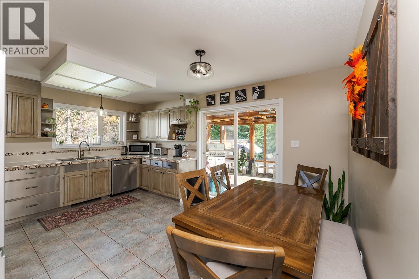 6060 SPRINGALL CRESCENT - 16
