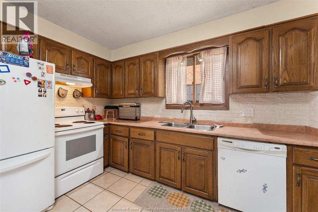 932 REEDMERE ROAD - 16