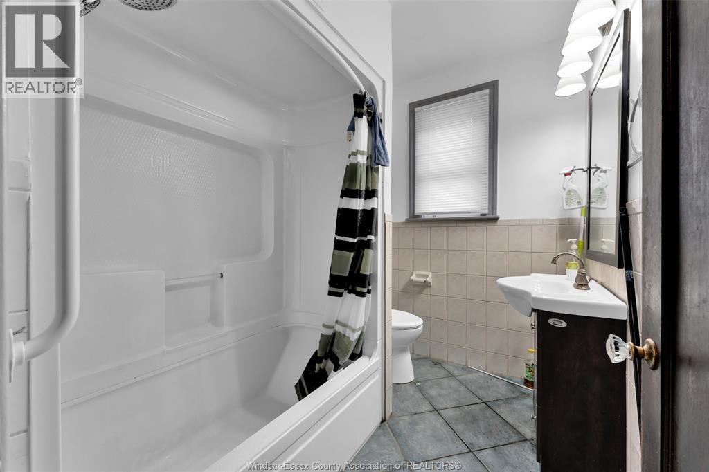 1120 DOUGALL AVENUE - Image 22