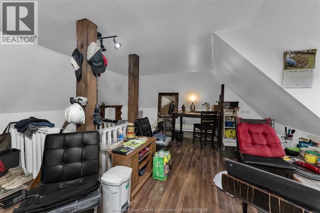 1120 DOUGALL AVENUE - 24
