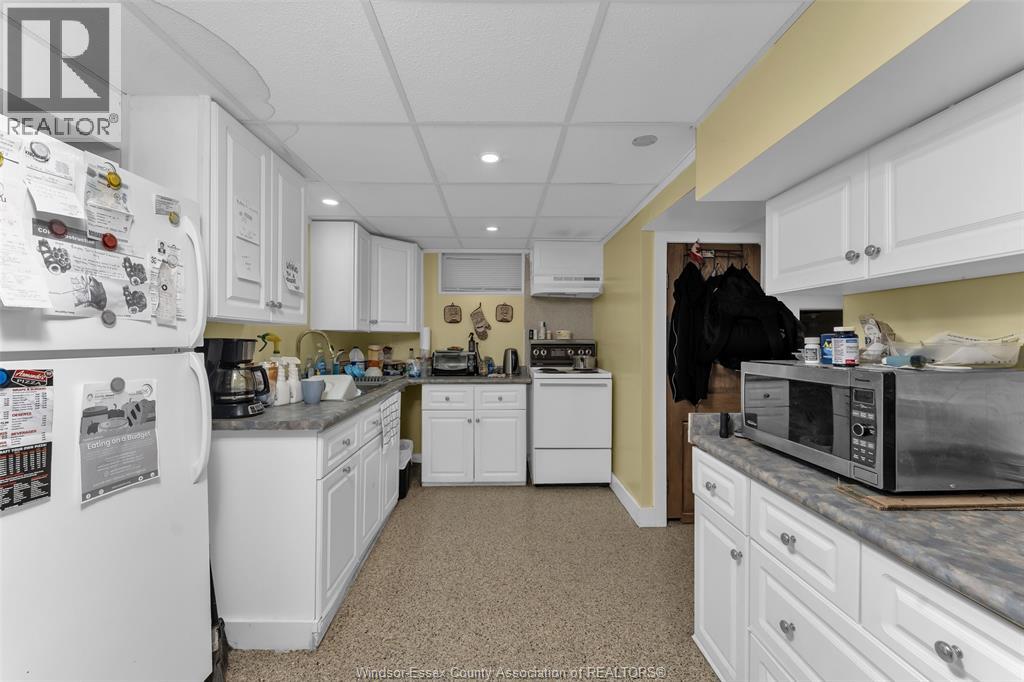 1120 DOUGALL AVENUE - 25