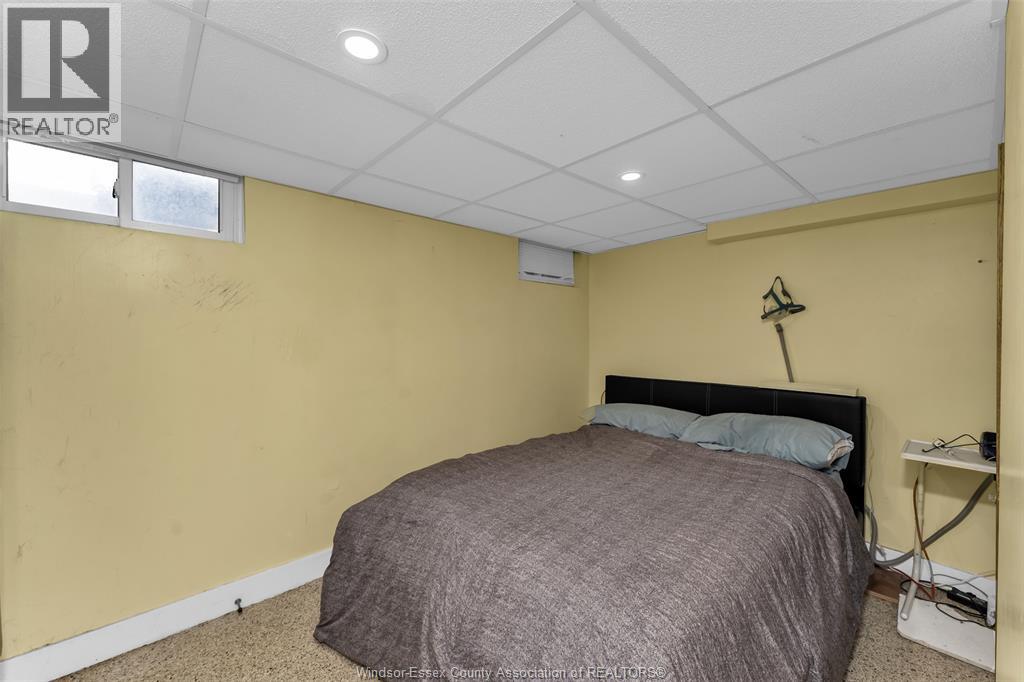 1120 DOUGALL AVENUE - 31