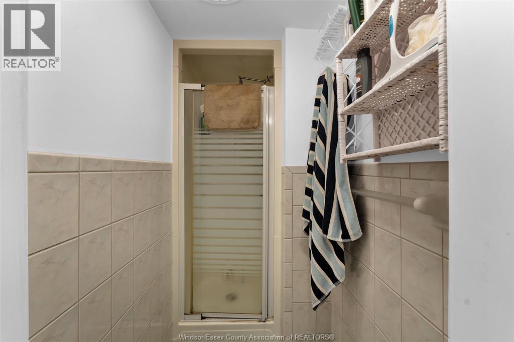 1120 DOUGALL AVENUE - Image 32