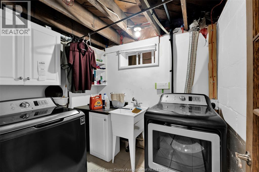1120 DOUGALL AVENUE - 34