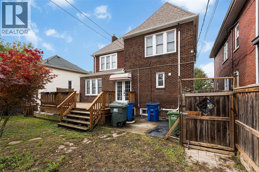 1120 DOUGALL AVENUE - 39