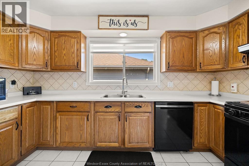 1520 MAPLE - 10