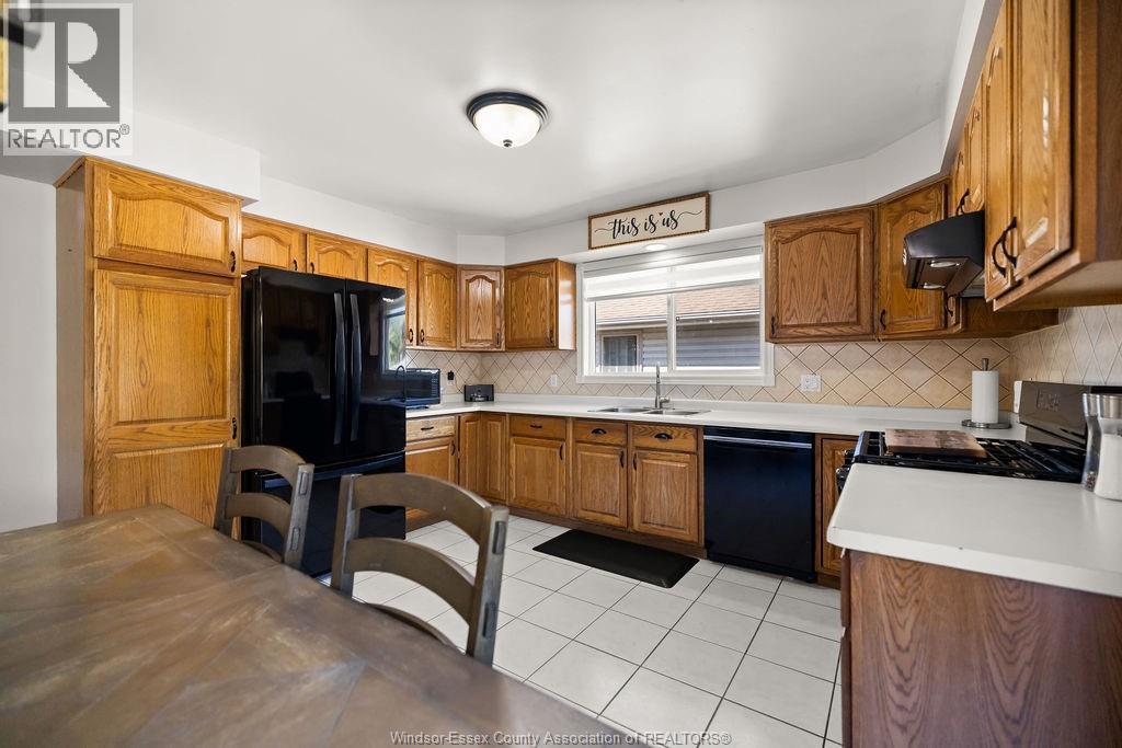 1520 MAPLE - Image 11
