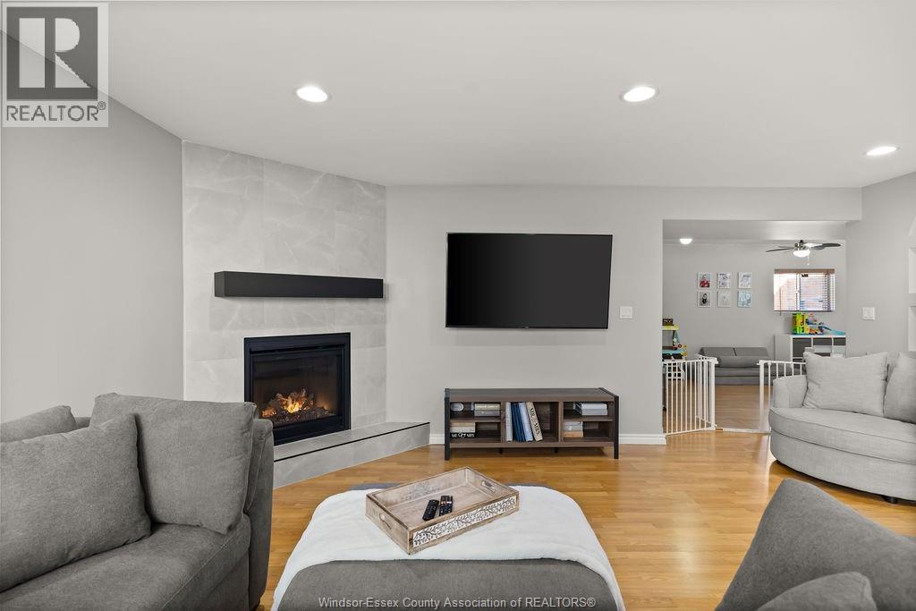 1520 MAPLE - Image 20