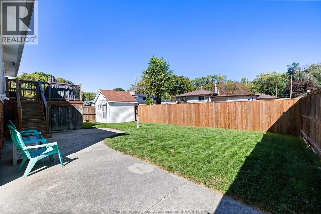 1520 MAPLE - Image 28