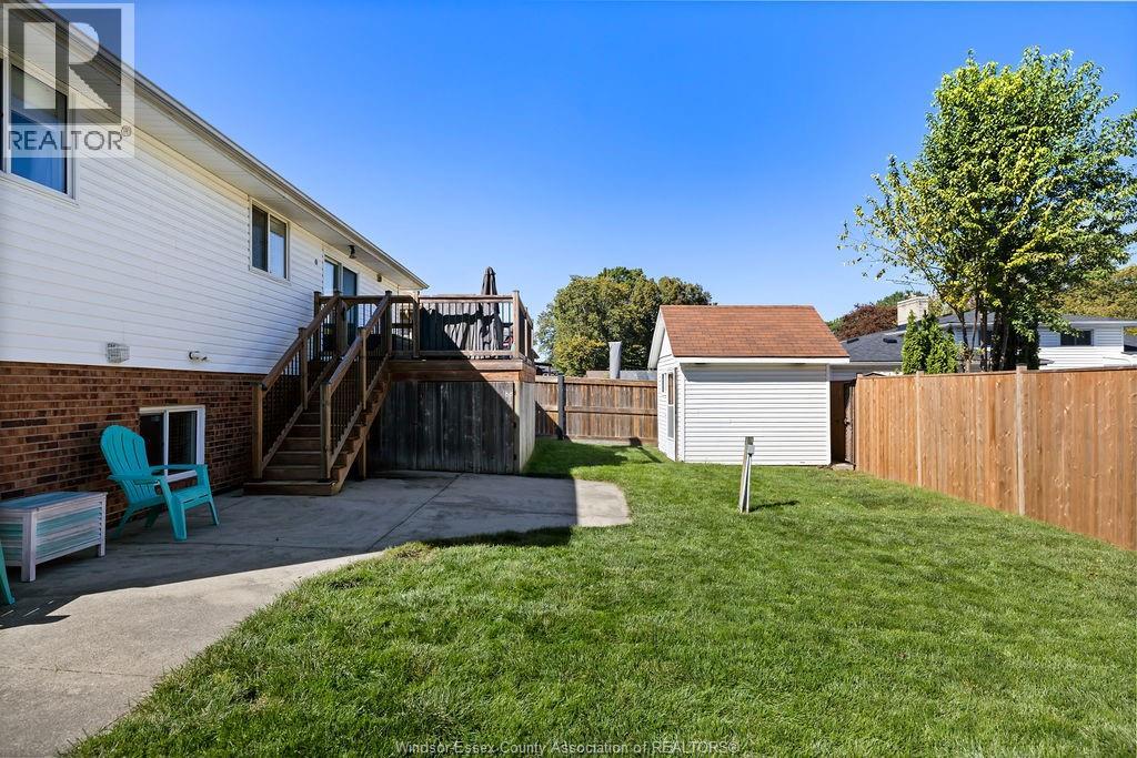 1520 MAPLE - Image 29