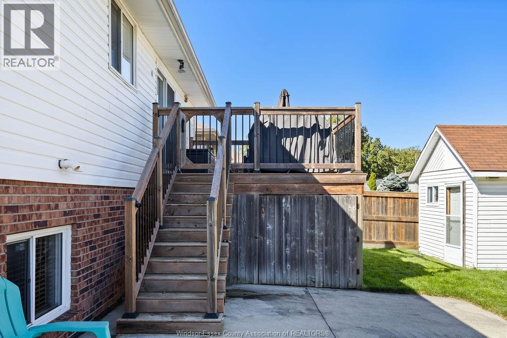 1520 MAPLE - Image 31