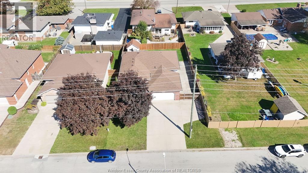 1520 MAPLE - Image 33