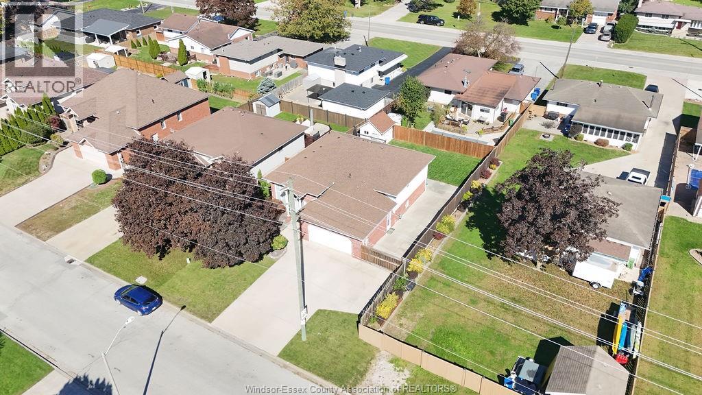 1520 MAPLE - 34
