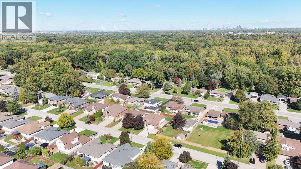 1520 MAPLE - Image 35