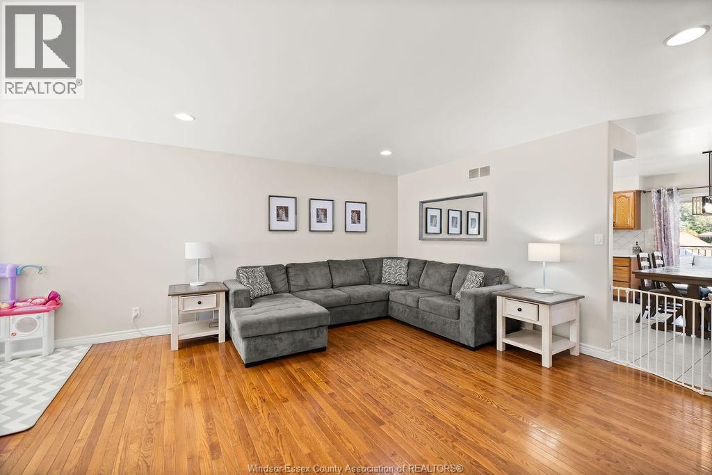 1520 MAPLE - 6