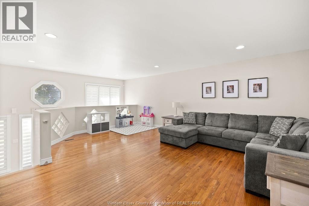 1520 MAPLE - Image 7