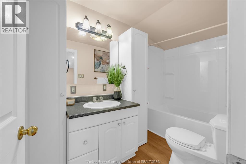 1057 Oak AVENUE - Image 20