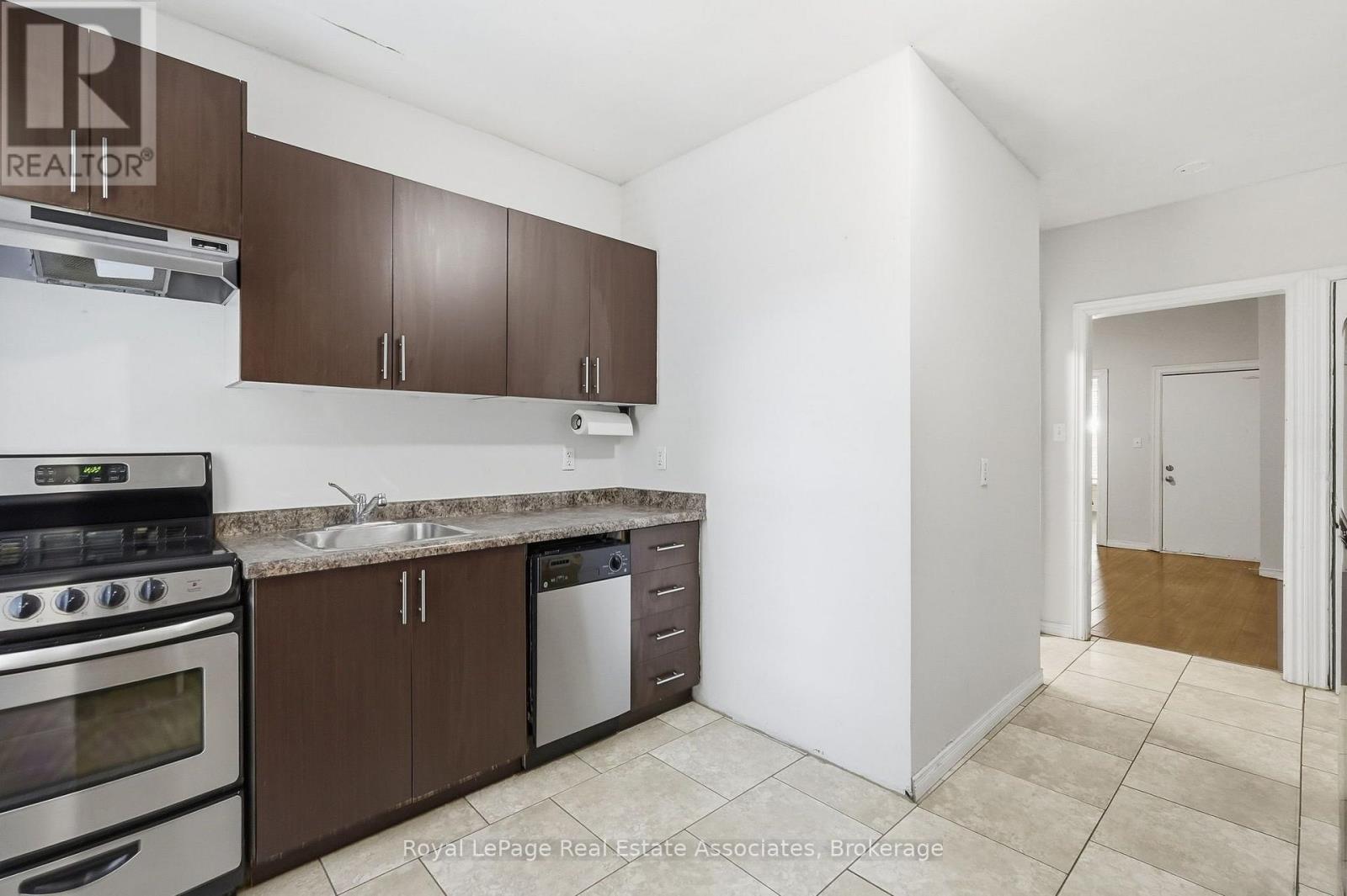 51 WELLINGTON STREET N - 16