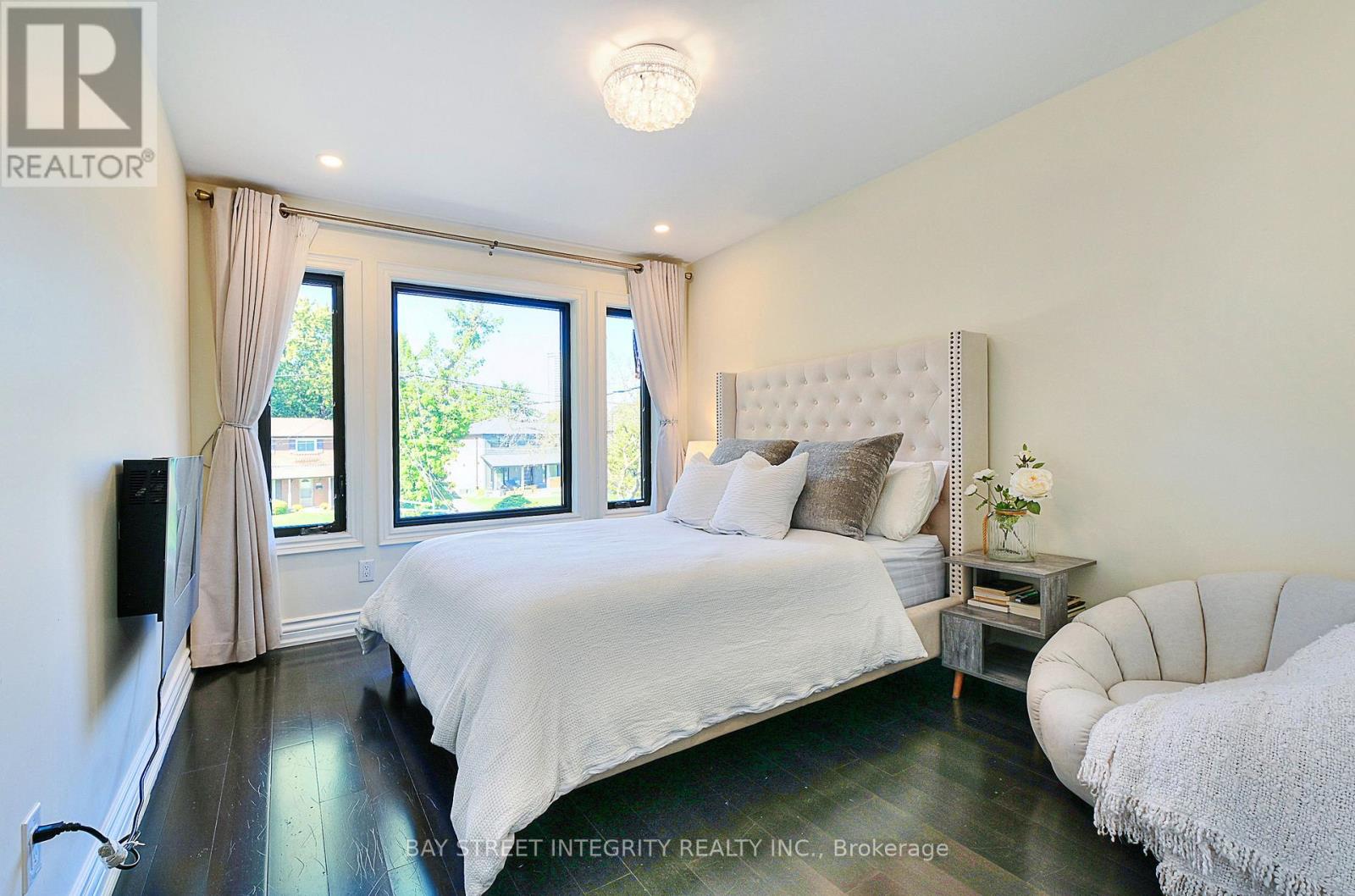 33 Deerford Road — photo 25