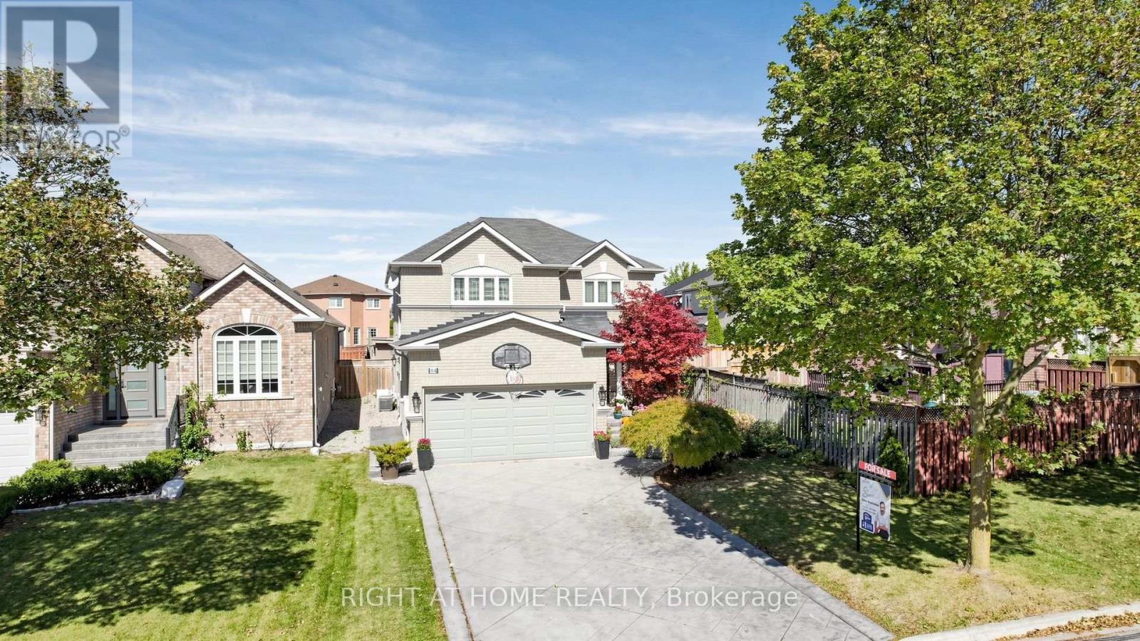 44 Robertson Close, Vaughan, ON photo 3