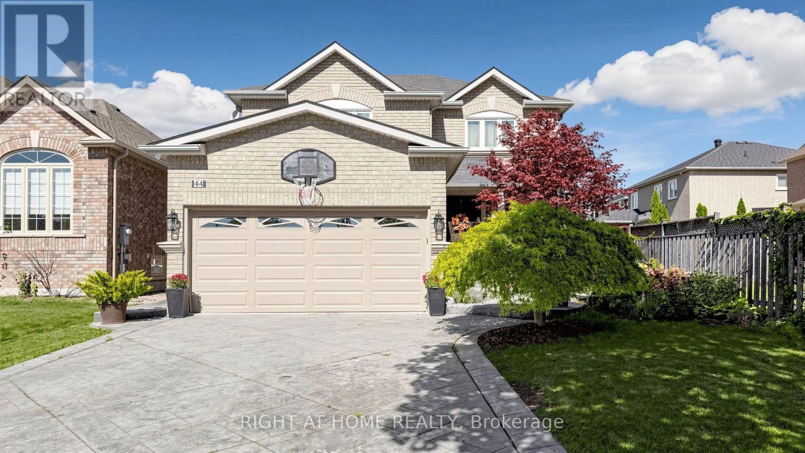 44 Robertson Close, Vaughan, ON photo 2