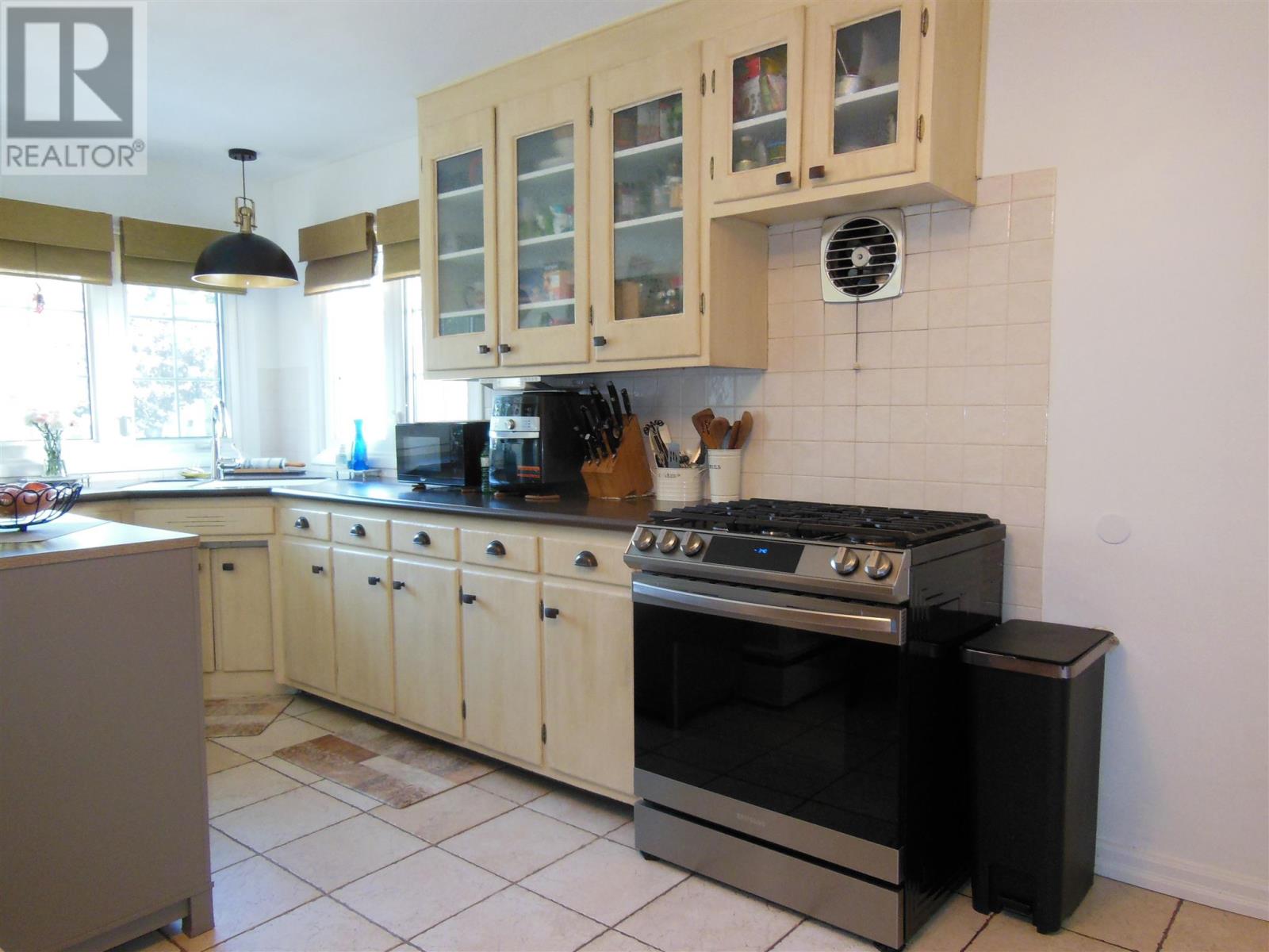 130 McGregor AVE - 5