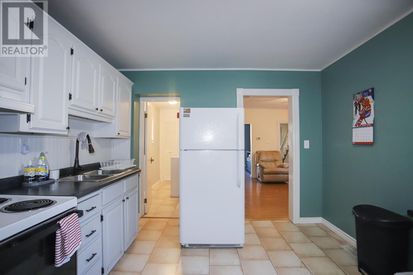 253 St. James ST - 12