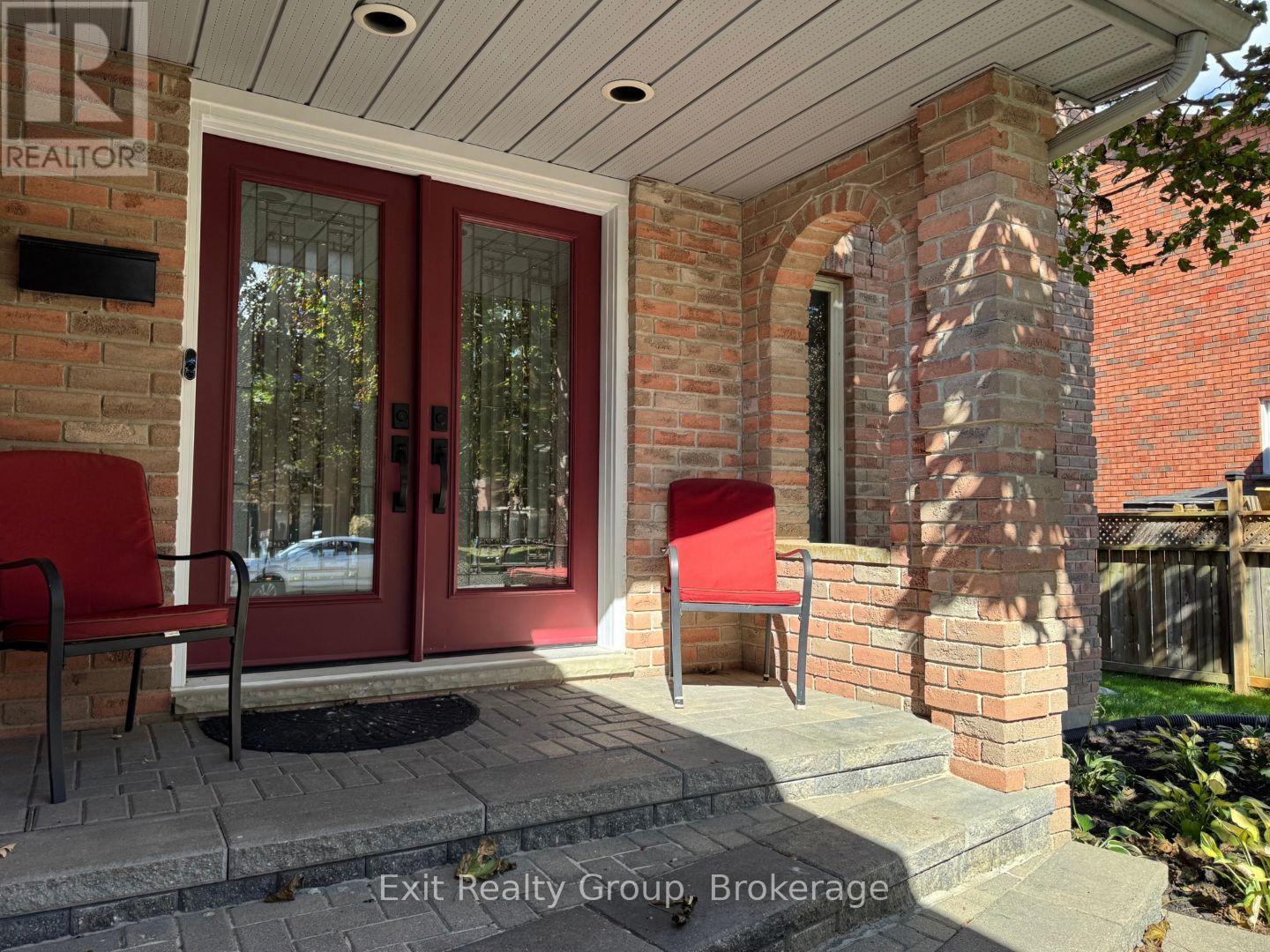 17 Bridlewood Lane, Quinte West, ON photo 4