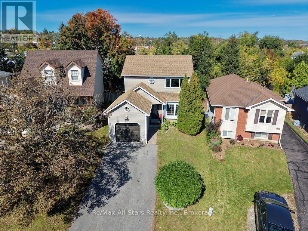 1118 Huntington Circle, Peterborough, ON photo 2