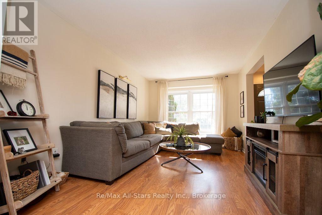1118 Huntington Circle, Peterborough, ON photo 7