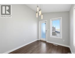 Living room - 3814 33rd Street W, Saskatoon, SK S7R0M1 Photo 11