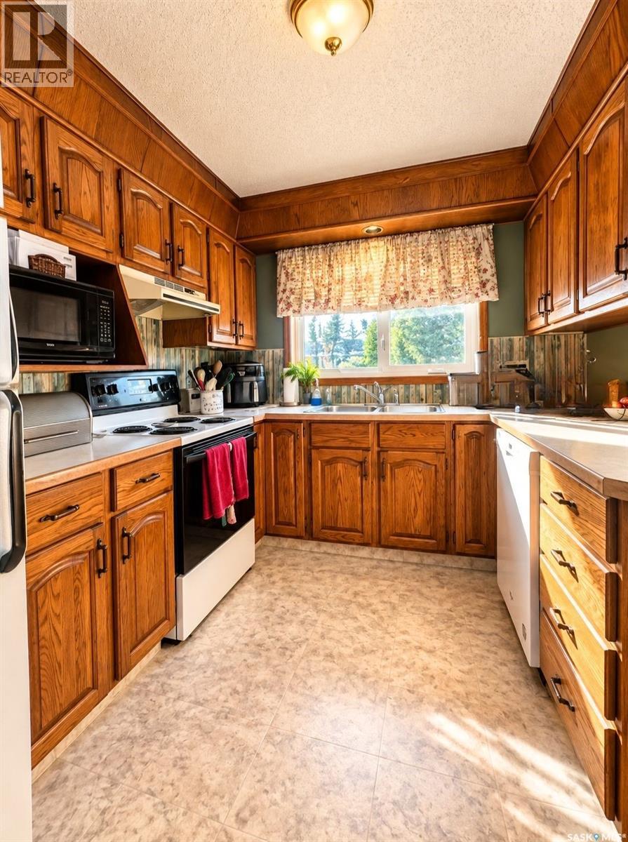 302 Cowie CRESCENT, Swift Current — photo 4