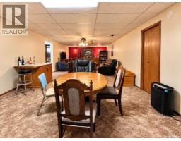 Bedroom - 302 Cowie Crescent, Swift Current, SK S9H4W7 Photo 10