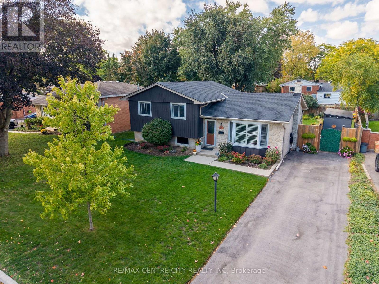 96 TWEED CRESCENT - 2