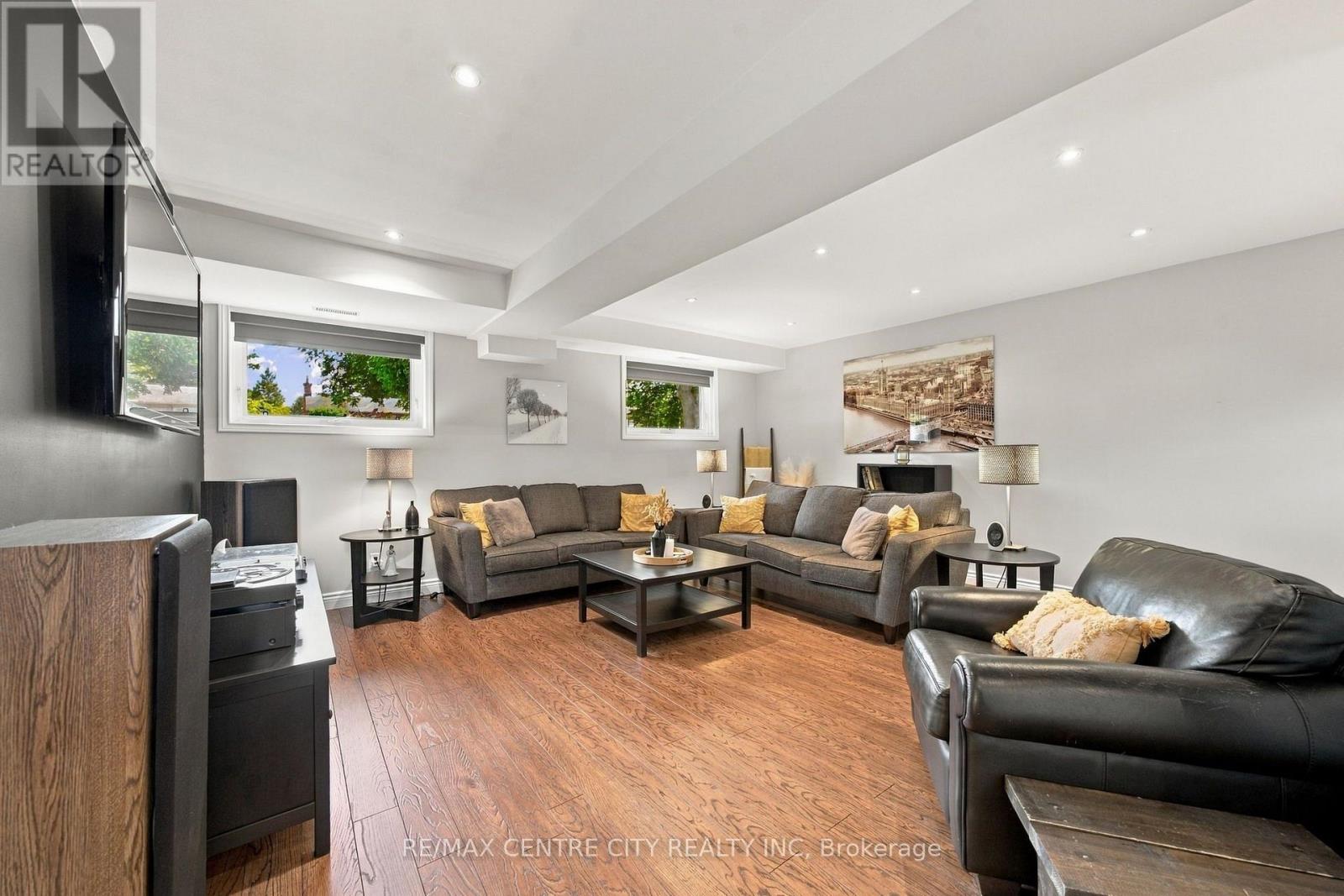 96 TWEED CRESCENT - Image 26