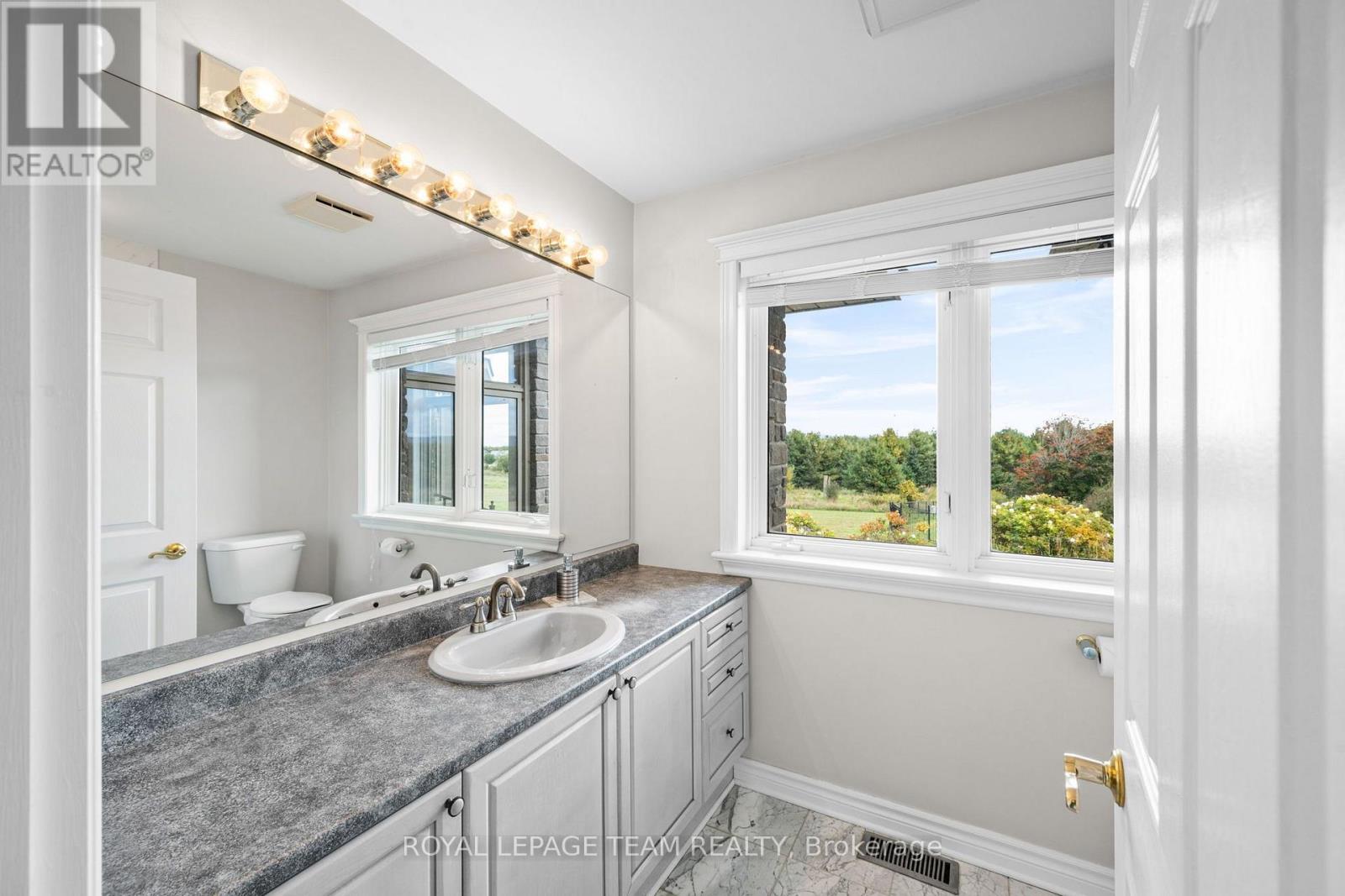 285 PINHEY POINT ROAD - Image 22