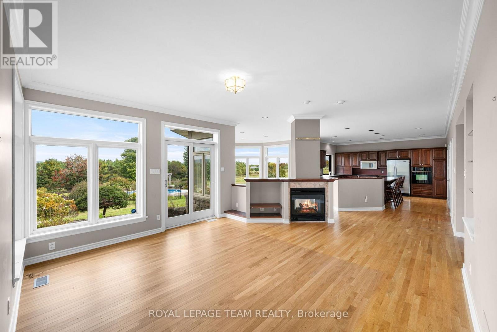 285 PINHEY POINT ROAD - Image 24
