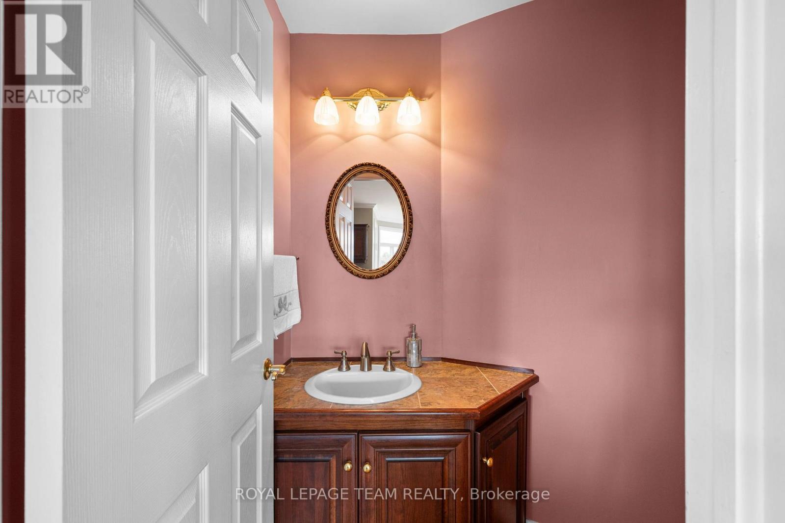 285 PINHEY POINT ROAD - 33