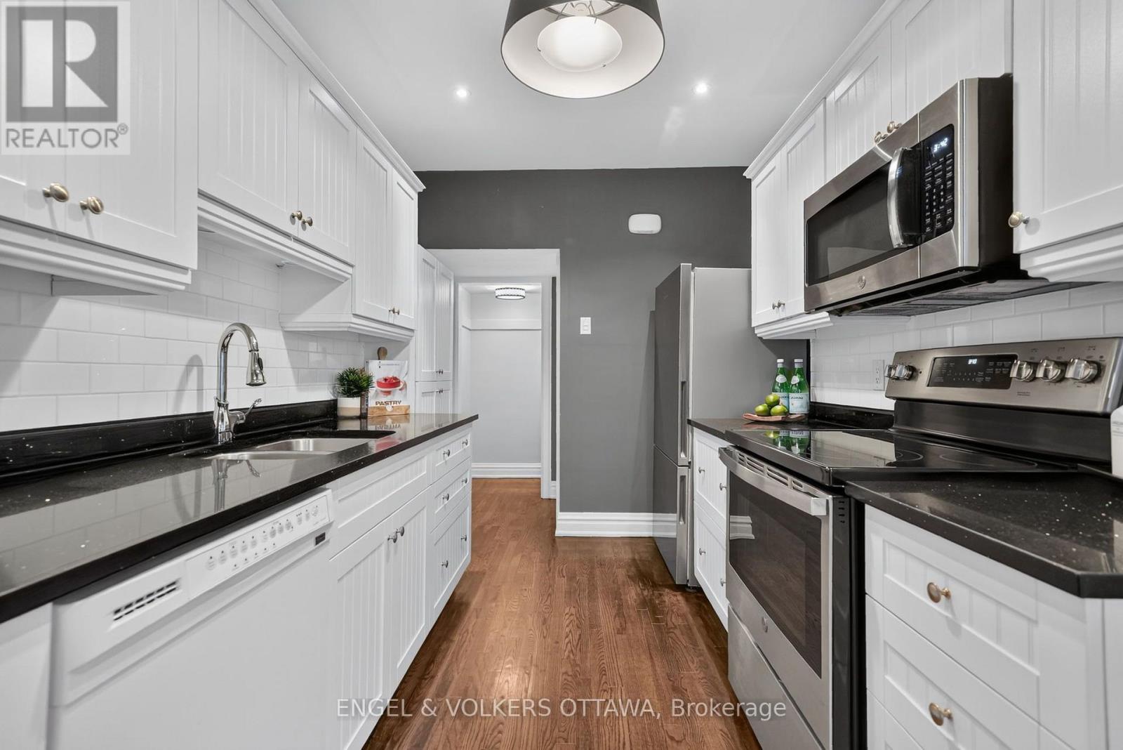 122 RENFREW AVENUE - Image 13