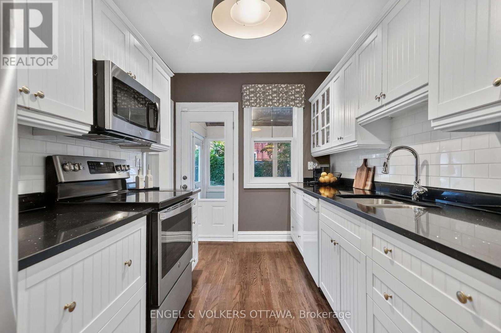 122 RENFREW AVENUE - Image 14