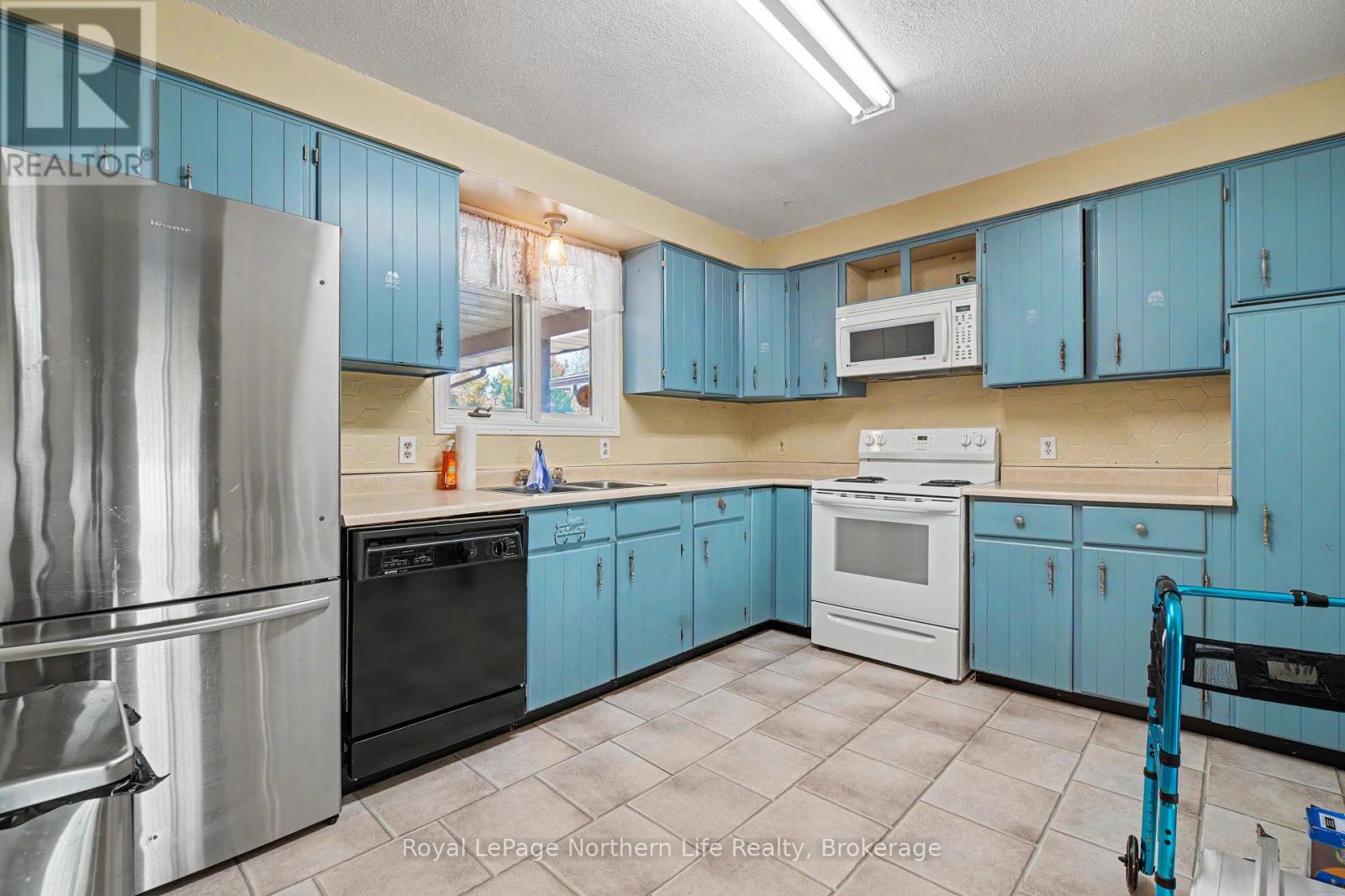 25 OAKDALE ROAD - 11