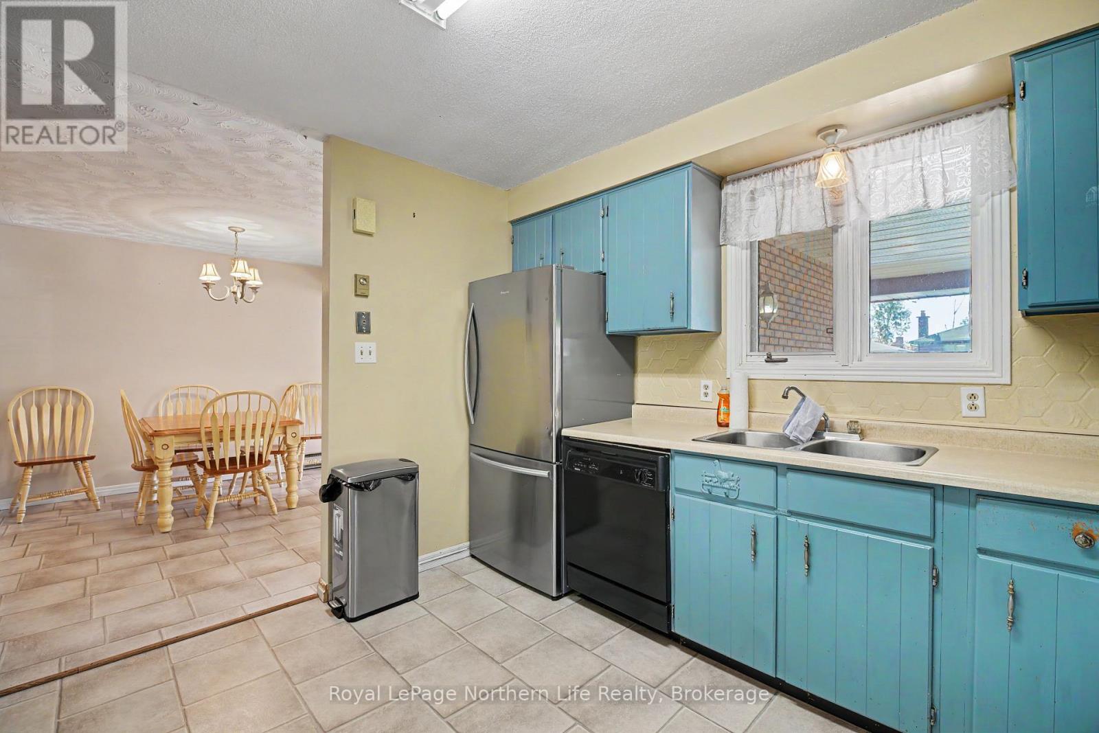 25 OAKDALE ROAD - 14