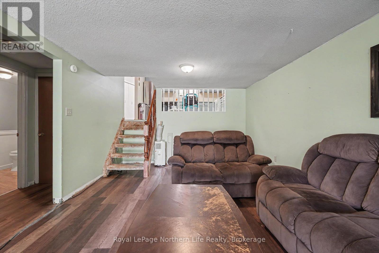 25 OAKDALE ROAD - Image 25